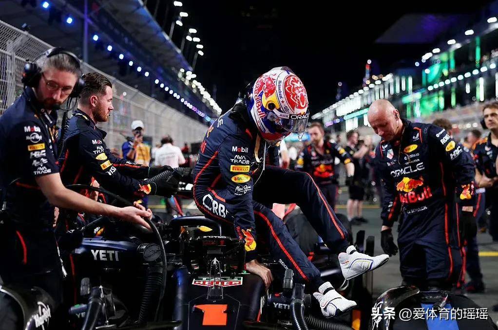 爱游戏体育-红牛二队鏖战雷诺车队，勒克莱尔关键制胜