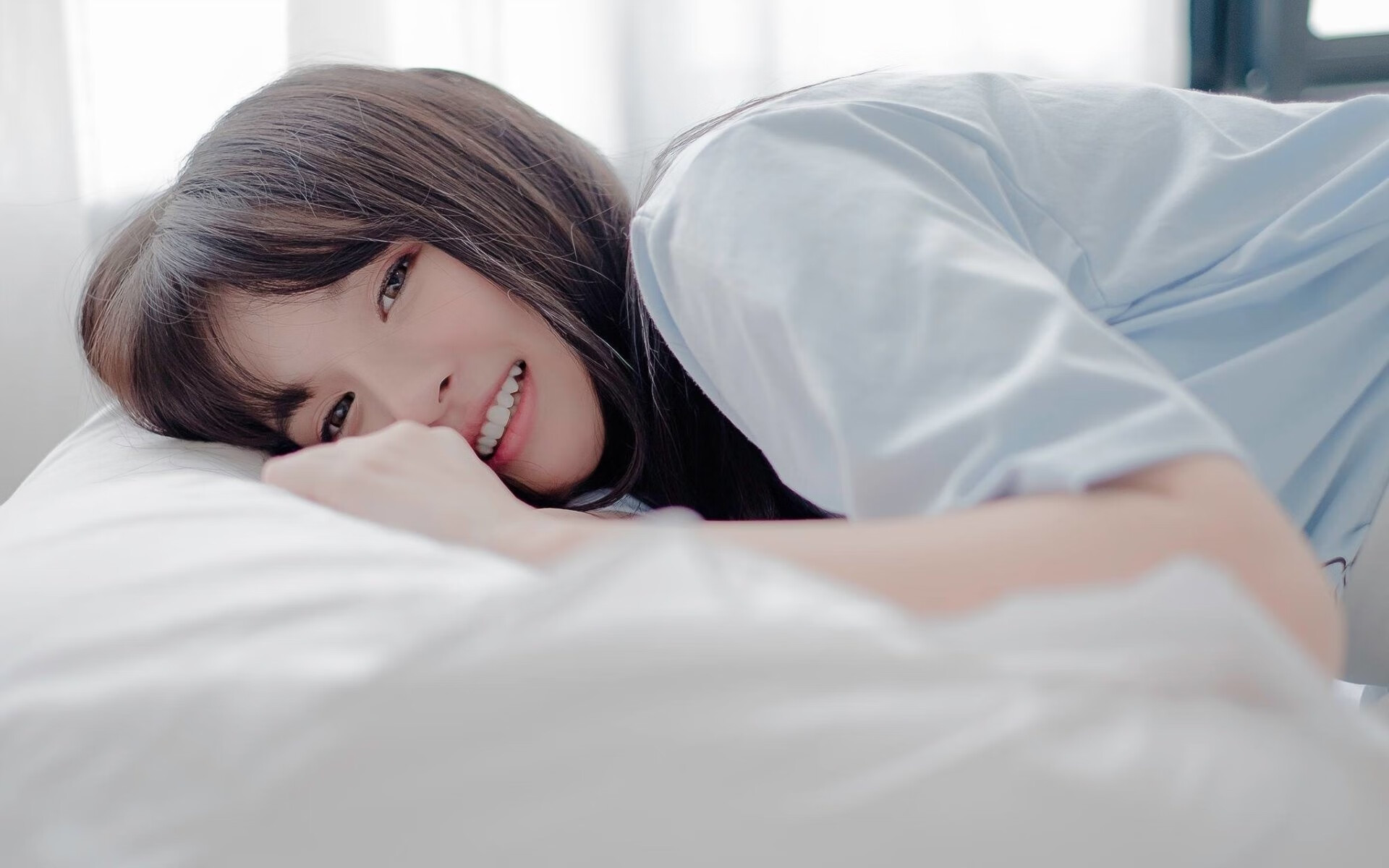 跨越太平洋的篮球对决,乔治加时赛点燃赛场,快船险胜新疆