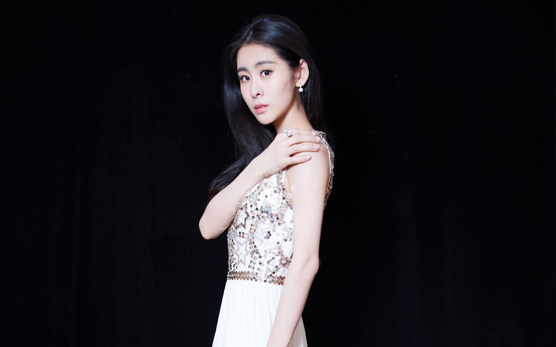 不仅仅是得分,詹姆斯如何在76人对阵掘金的焦点战中重新定义伟大