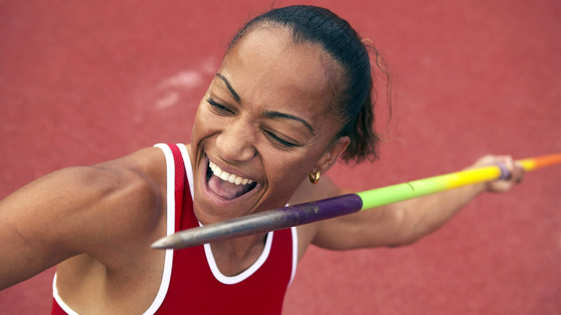 新赛季的赛道驶过绿茵场