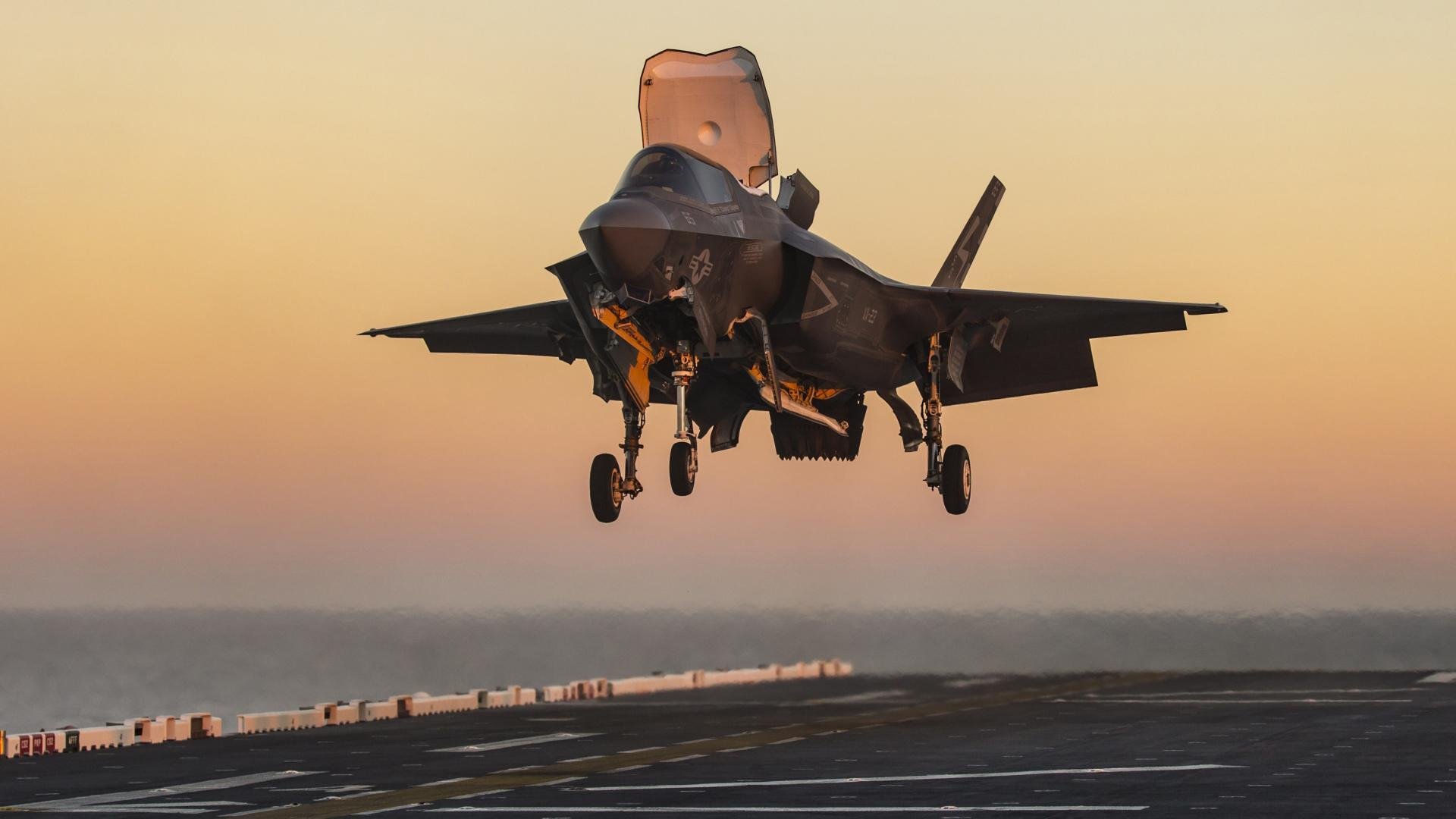 久保建英，一面镜子，照见丹麦关键战中围猎国际米兰的现代密码