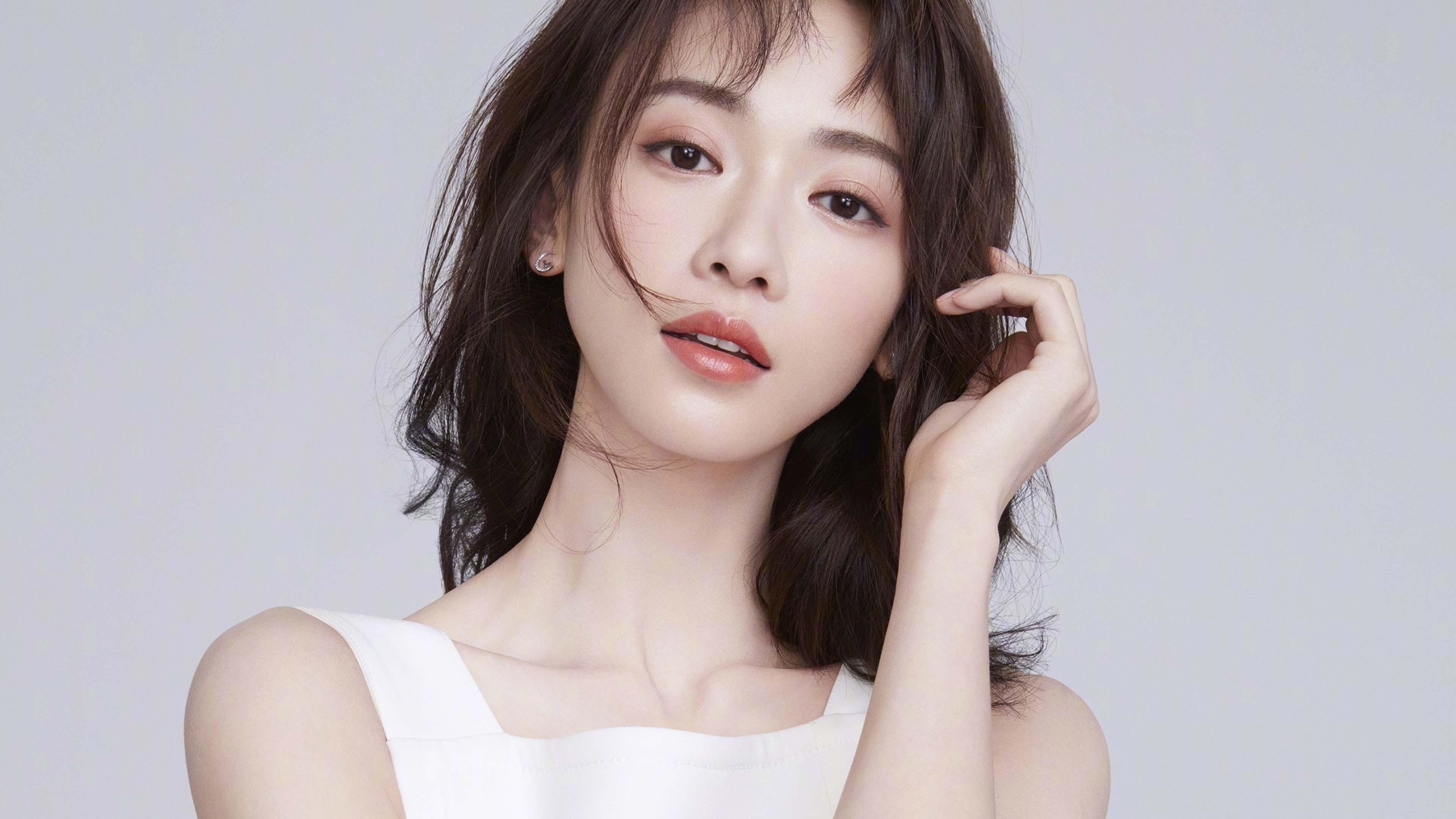 爱游戏大厅-开拓者强势晋级热火，武切维奇在F1新赛季揭幕战接管比赛